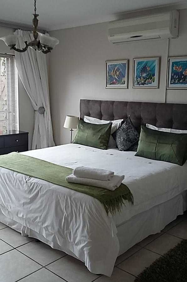 Scorpio Guest House Vredenburg Extérieur photo
